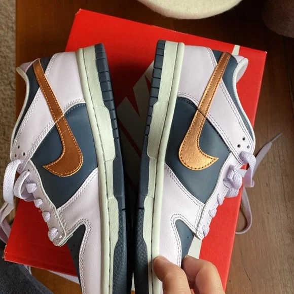 NIB Nike Dunk Low SE Sneakers - Picture 7 of 8